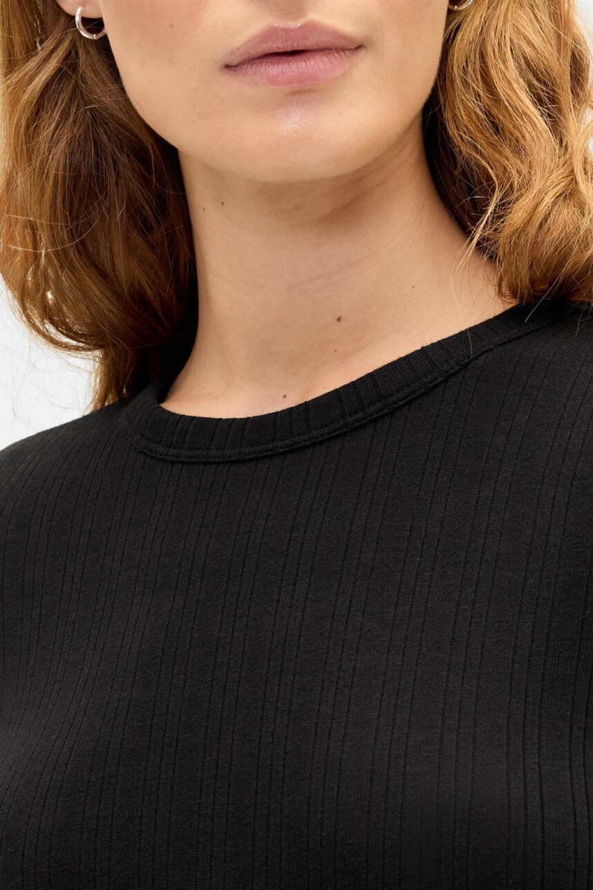 Remera Rib Mujer True Black