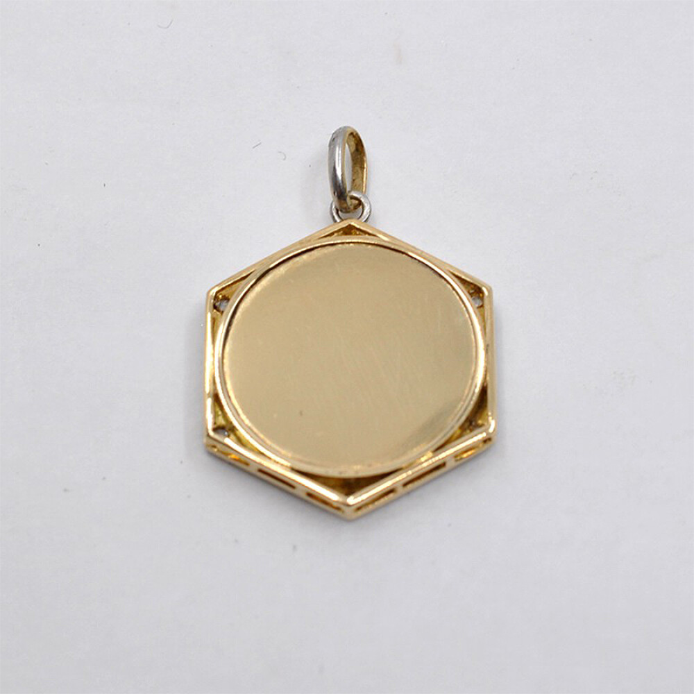 Medalla En Oro 18K , Platino, Nacar, Onix Y Diamantes Medalla En Oro 18K , Platino, Nacar, Onix Y Diamantes