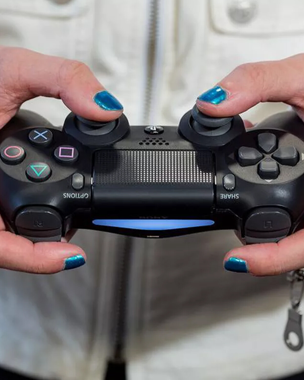 Compara: Mando DUAL SHOCK 4 PlayStation 4 Recargable PS4 Inalámbrico Negro