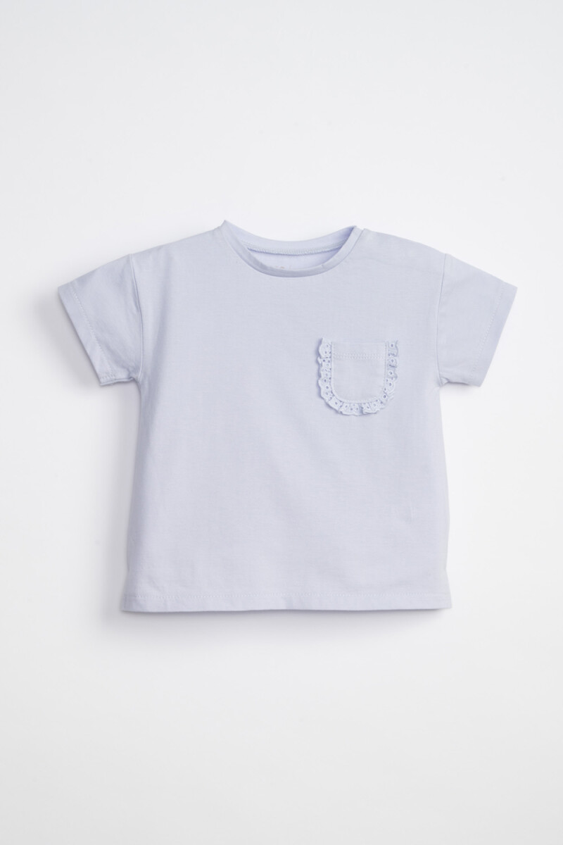 Remera manga corta con bolsillos broderie Celeste
