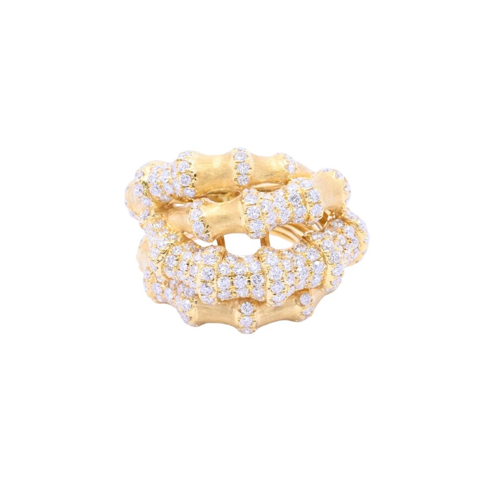 Anillo oro 18k con brillantes. Anillo oro 18k con brillantes.