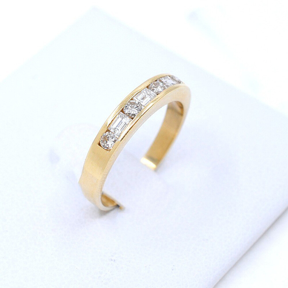 Anillo En Oro 18K, Brillantes Redondos Y Brillantes Baguette Anillo En Oro 18K, Brillantes Redondos Y Brillantes Baguette