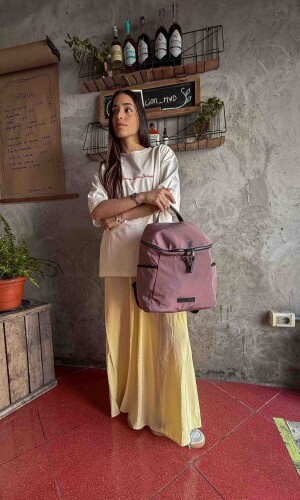 MOCHILA VIOLETA NUEZ