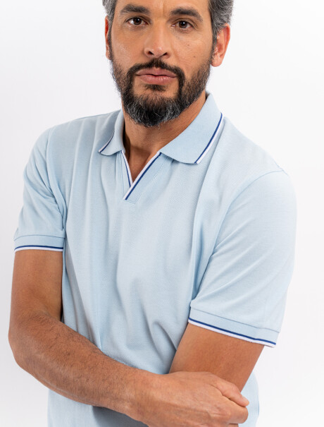 Remera m/c pique celeste