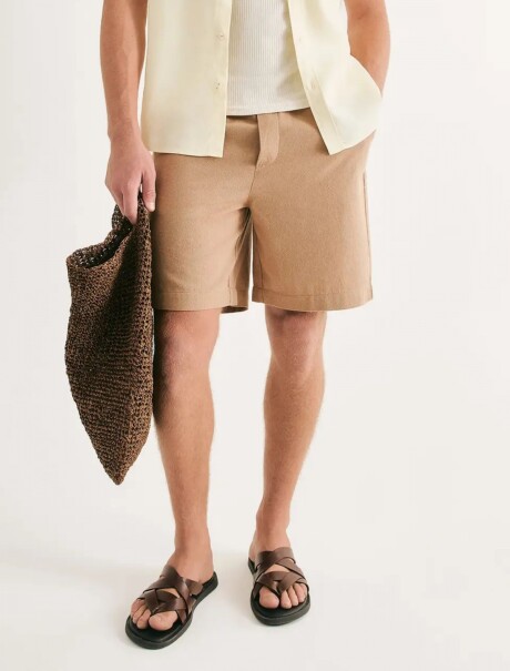 BERMUDA CON BOLSILLO MARRON CLARO