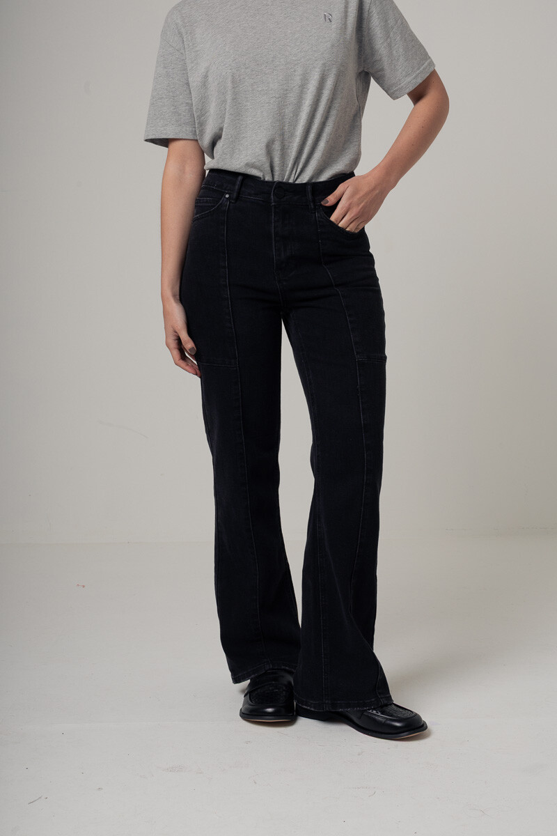 linn Black