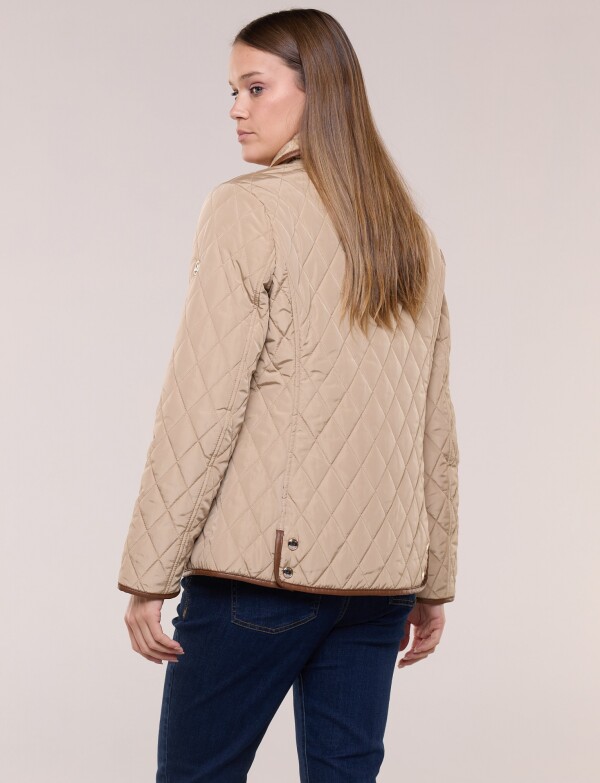 Campera Capitoneada Detalle En Ecocuero BEIGE