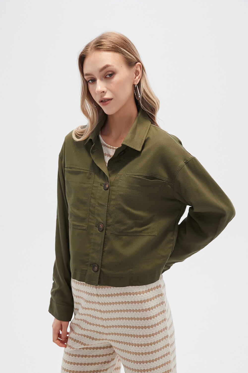 Chaqueta Minara Verde Oliva Oscuro