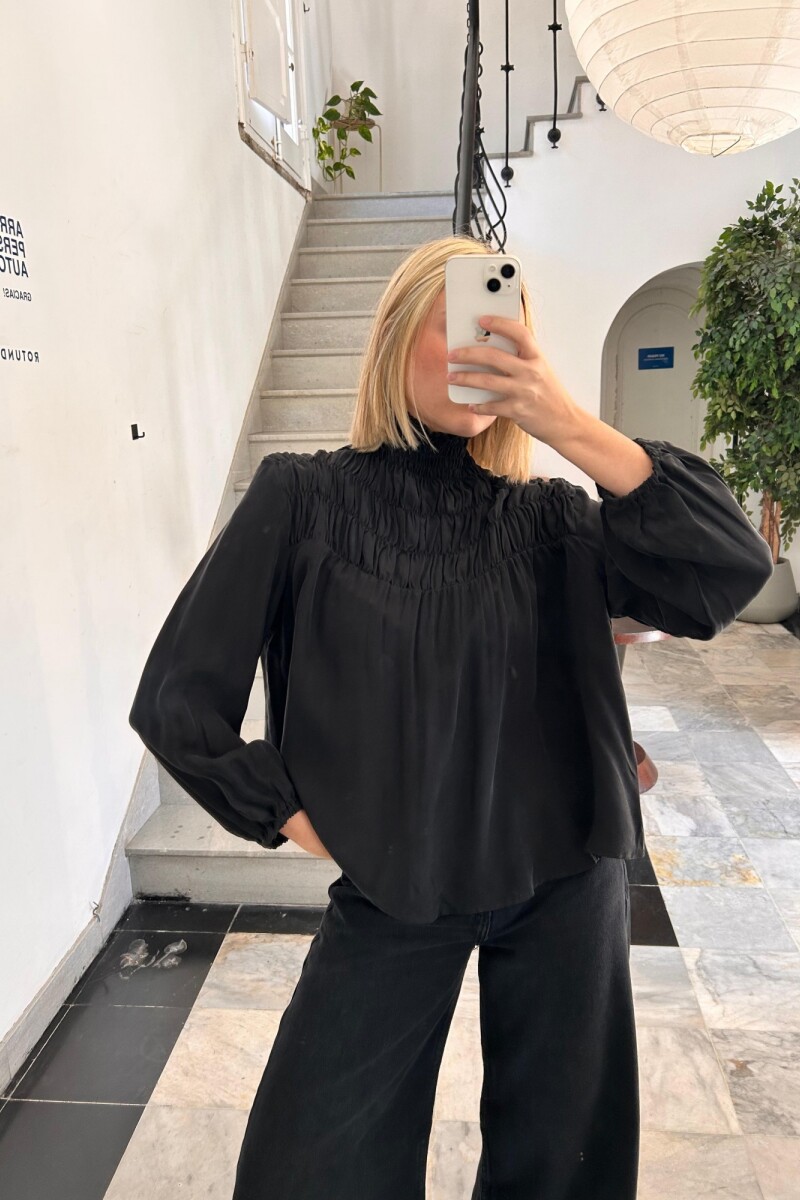 Runa Black