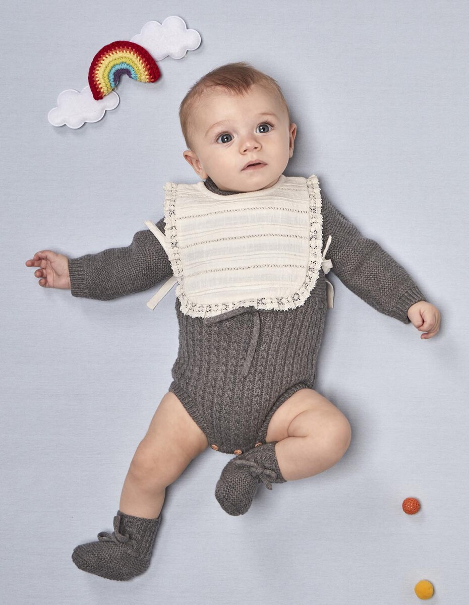 Babero Con Tiras Bordada - Blanco Roto 