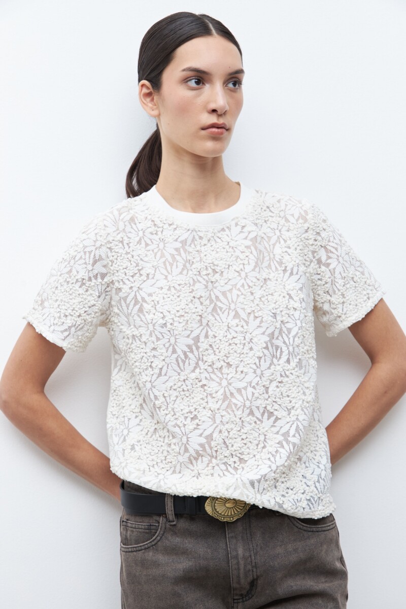Blusa frente encaje bordado crudo