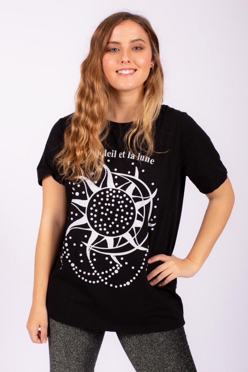 Remera moon Negro