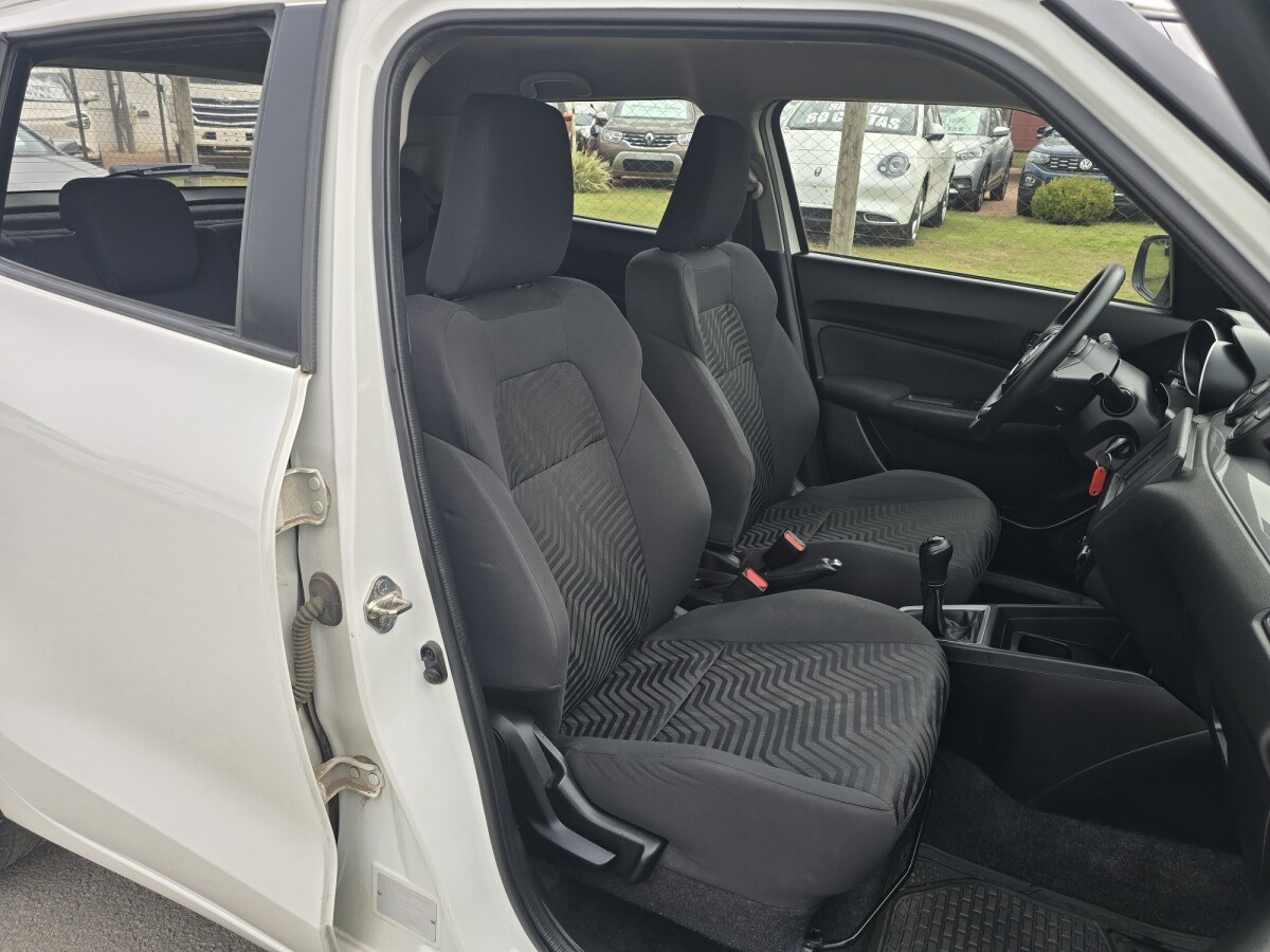 Suzuki Swift GL 1.2 EXCELENTE ESTADO! | Permuta / Financia Suzuki Swift GL 1.2 EXCELENTE ESTADO! | Permuta / Financia