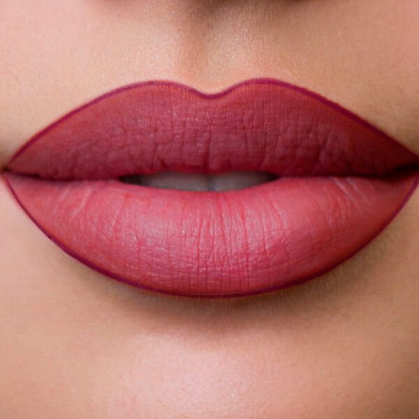 DELINEADOR DE LABIOS VINO