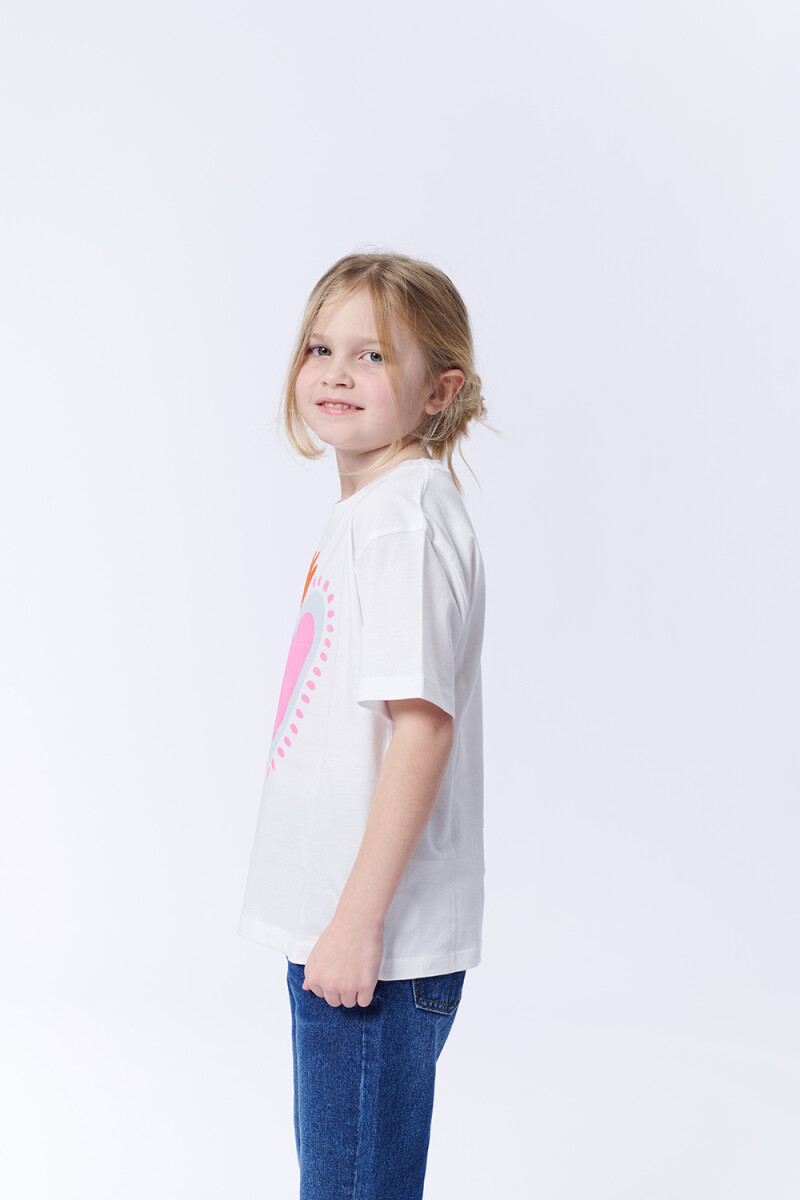 Remera Manga Corta Estampa Corazón Blanca