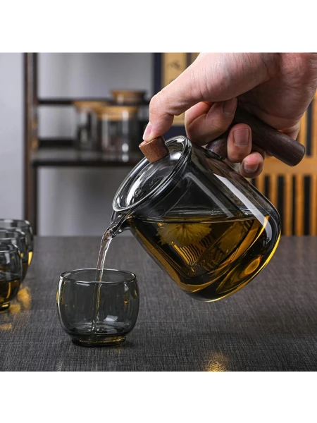 TETERA CON DIFUSOR 550 ML PLATEADO