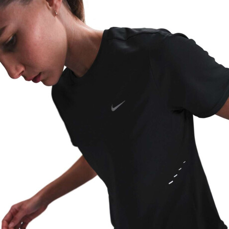 Remera Nike Swift Dri-Fit Top de Mujer Negro