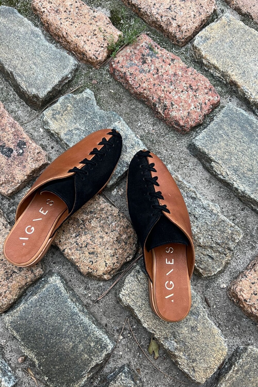 Suela Shoes Negro Y Camel