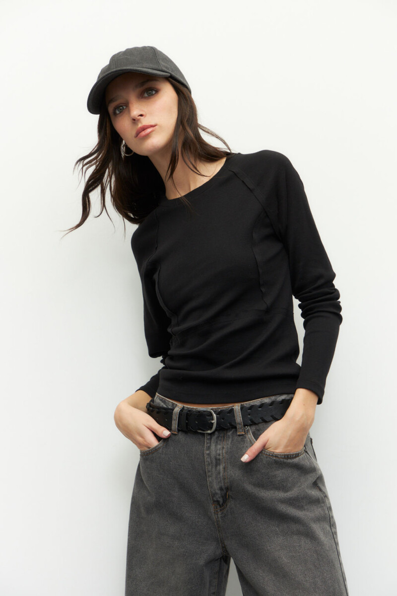 REMERA OSTER Negro