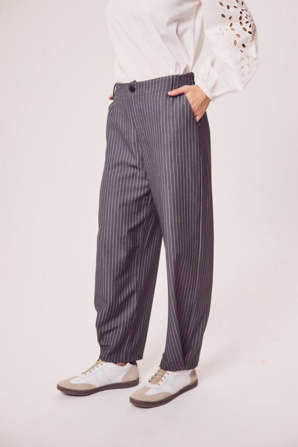 Pantalón A Rayas Gris
