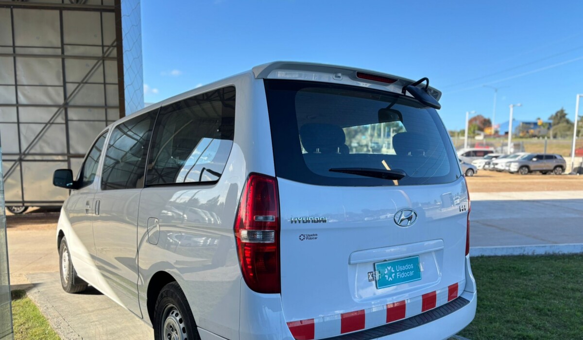Hyundai H1 12Plz Minibus Diesel - 2014 Hyundai H1 12Plz Minibus Diesel - 2014