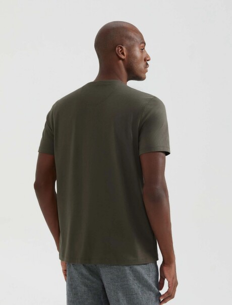 CAMISETA BÁSICA EN ALGODÓN PIMA VERDE