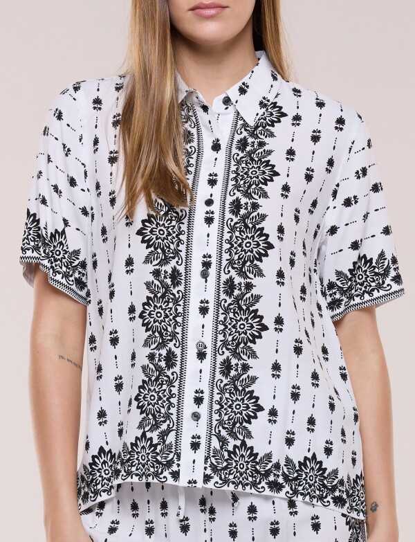 Camisa Con Estampa En Contraste CRUDO/MULTI