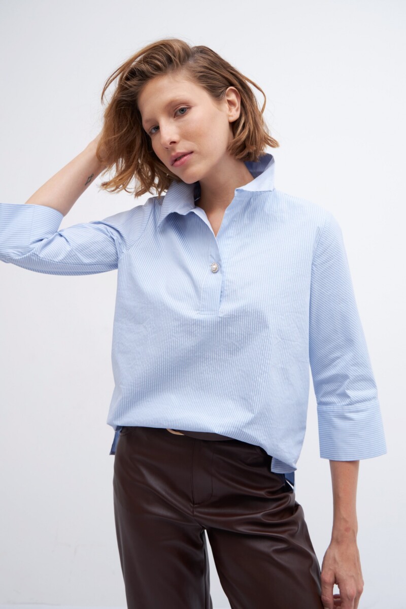 Blusa con cuello rayada azul