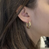 Aros Lily en oro amarillo 18k. Aros Lily en oro amarillo 18k.