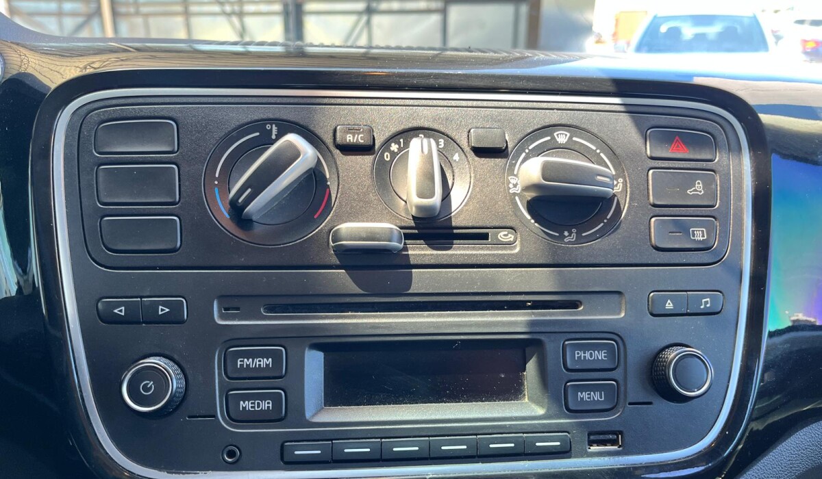 VW UP HIGH 2017 MT 1.0 VW UP HIGH 2017 MT 1.0