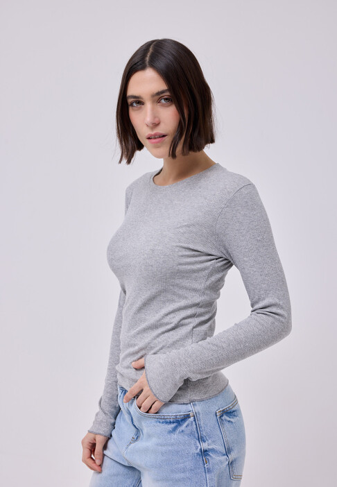Remera Lila Gris