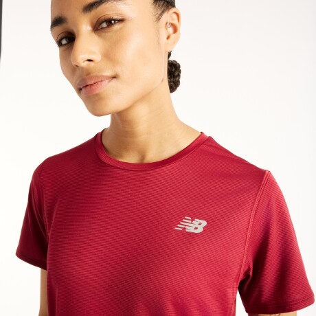 Remera Running New Balance de Dama Essentials WT41222PDR RED