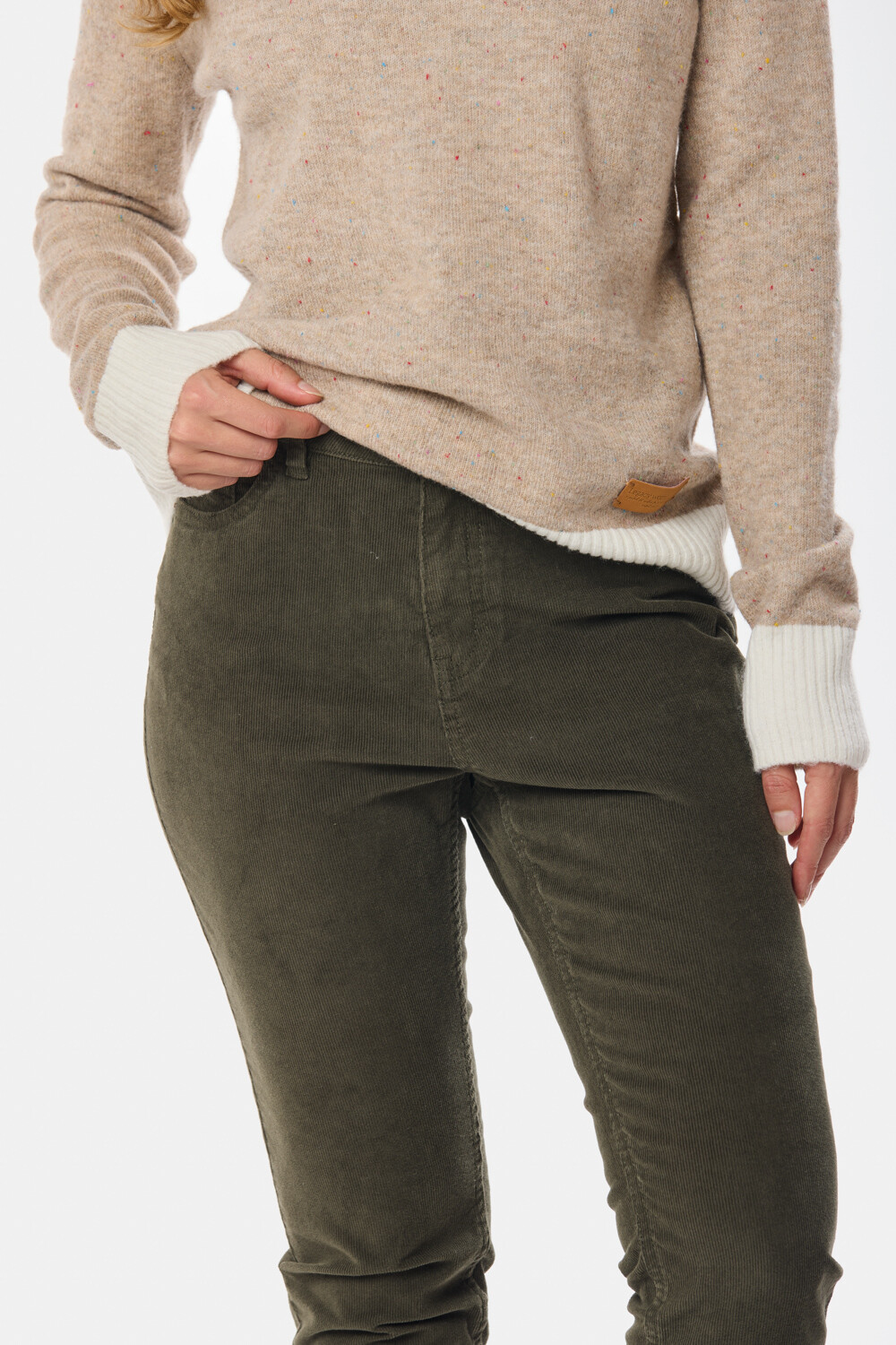 PANTALON DE PANA CON SPANDEX Verde