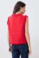 Chaleco tejido con desflecado rojo