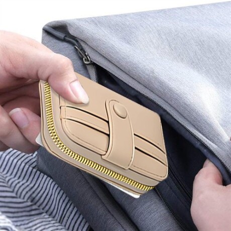 Billetera tarjetero con cierre y broche Beige
