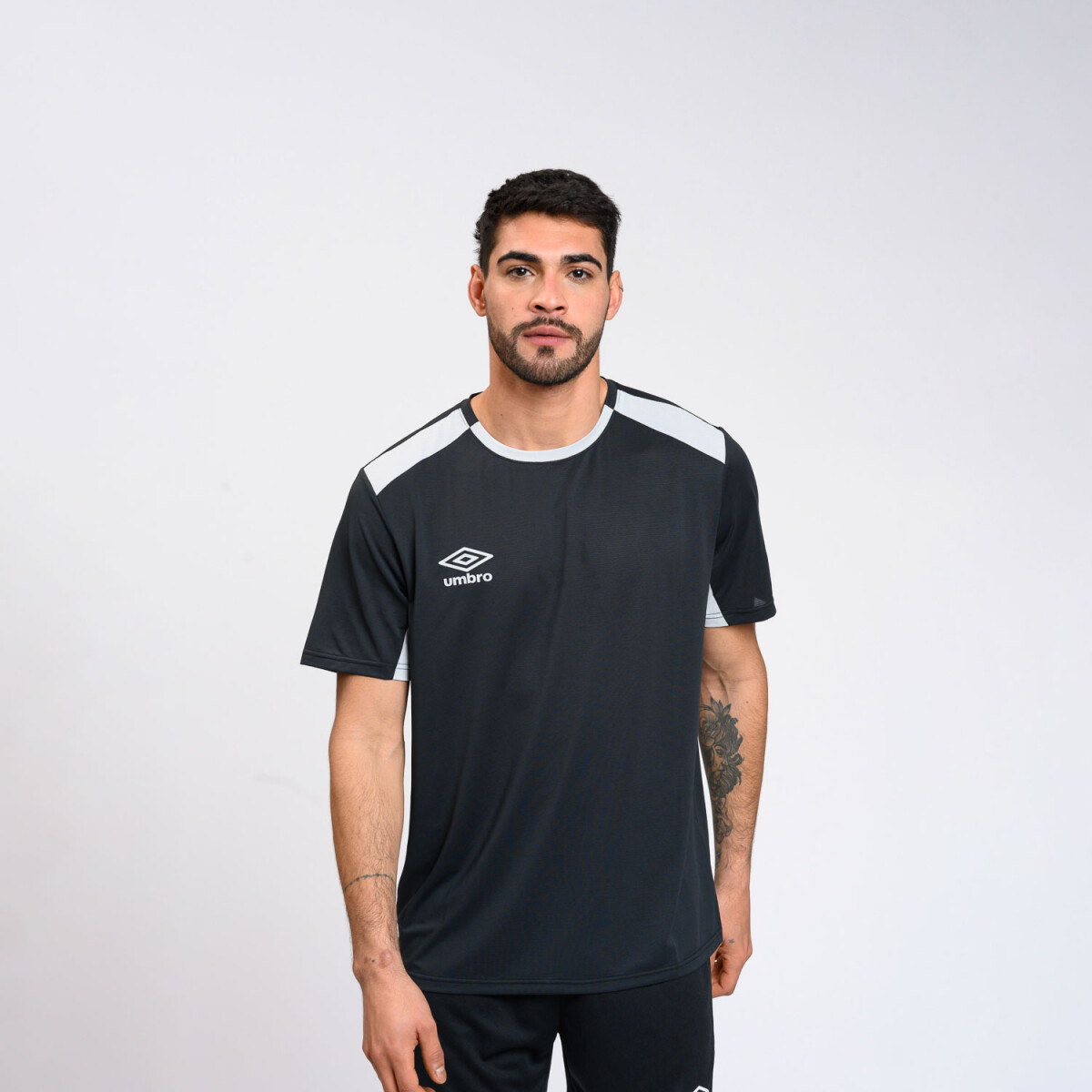 REMERA NUO HOMBRE Umbro Hombre - 025 