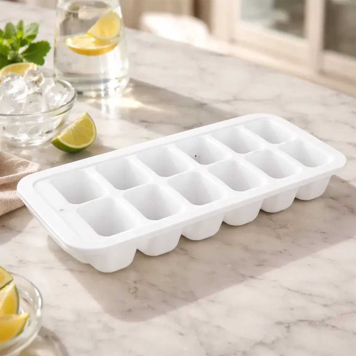Cubetera de Hielo Blanca, con 14 Espacios - BLANCO 