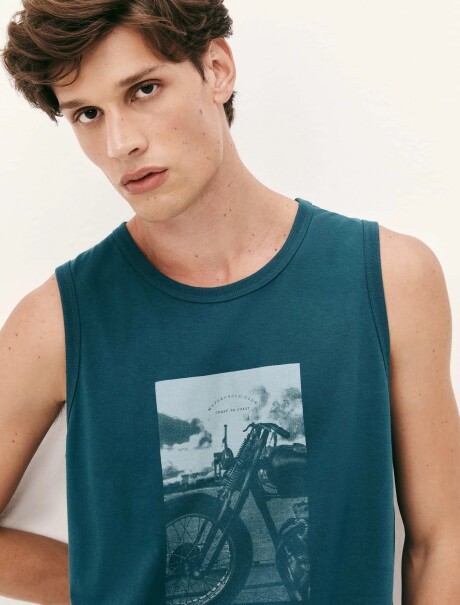 MUSCULOSA CON ESTAMPA VERDE