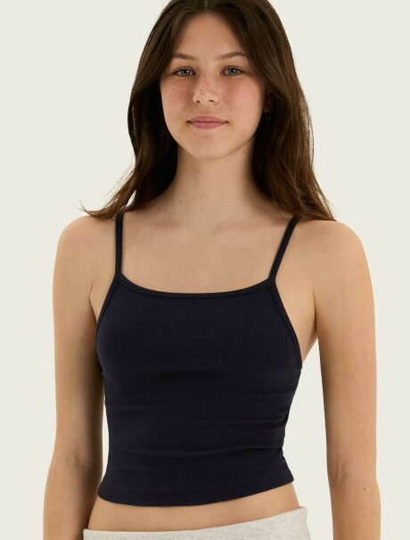 MUSCULOSA CON ESCOTE CUADRADO NEGRO