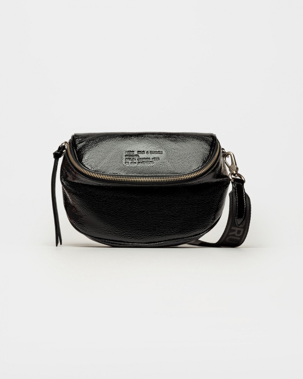 Bandolera Soft en cuero charol arrugado Negro