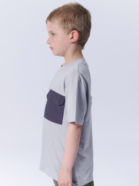 Remera Con Bolsillo Contraste Gris