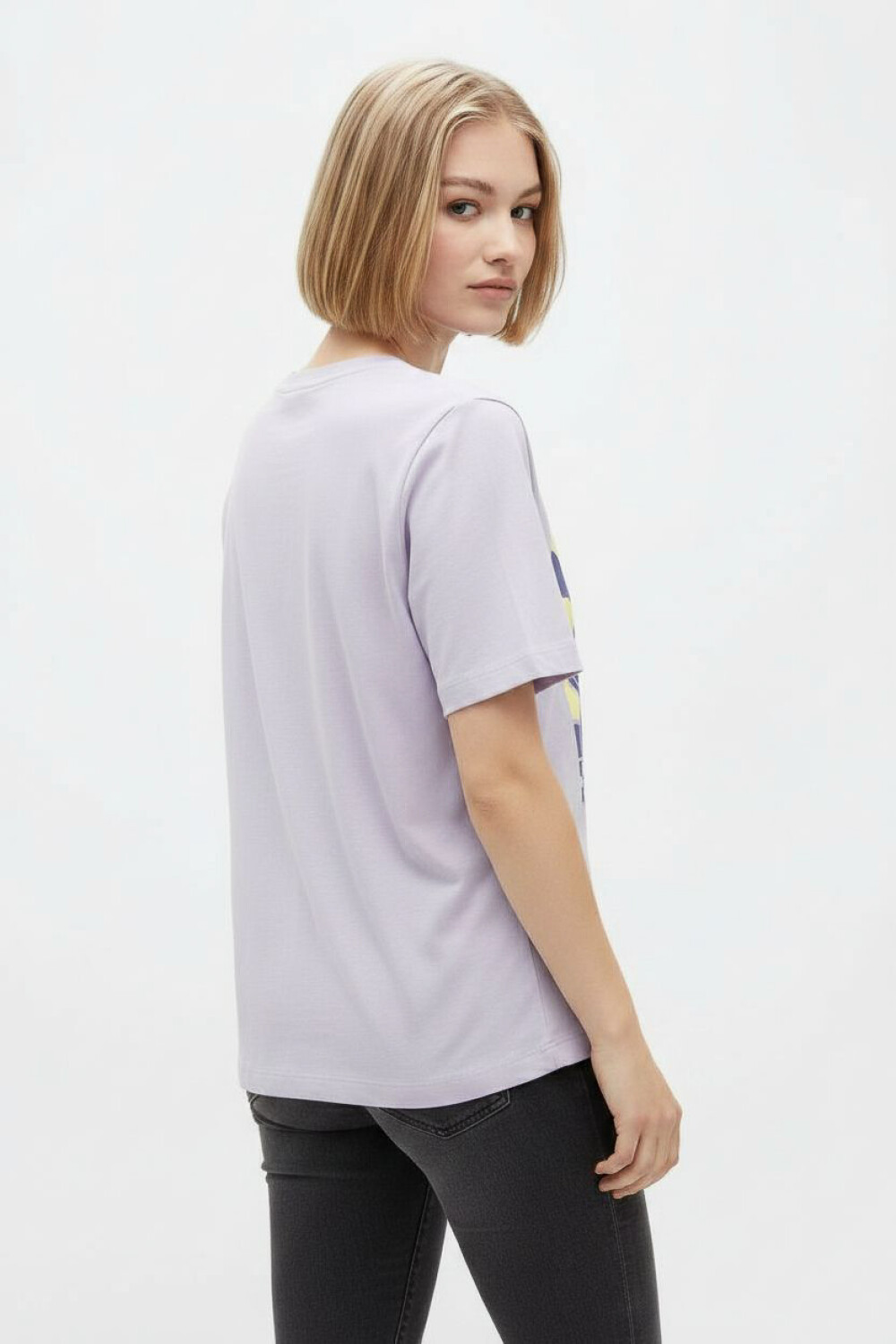 Remera Achille Estampado 4