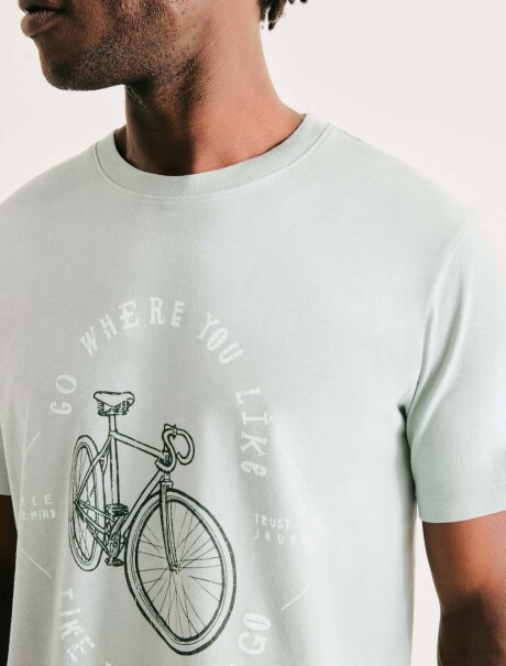 CAMISETA CON ESTAMPA VERDE