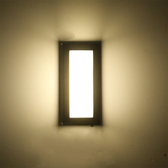 Aplique pared rect ngo 12W cálida 180° IP65 840lm ZU0348