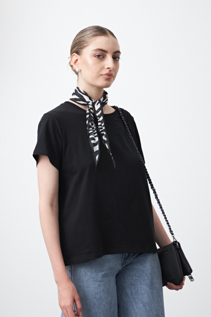 REMERA AMANITA Negro