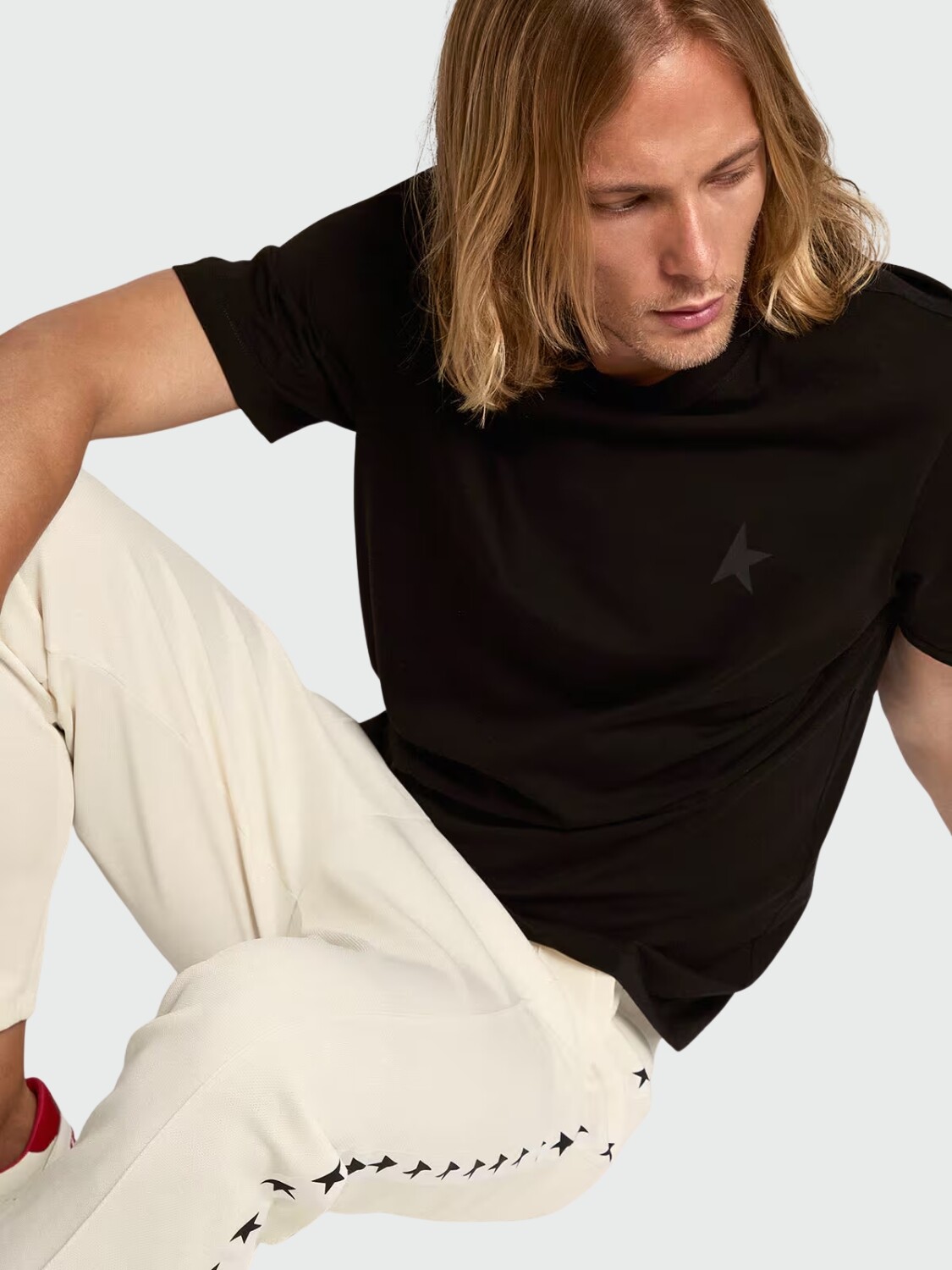 GOLDEN GOOSE - Remera con estrella negra en la parte delantera Negro