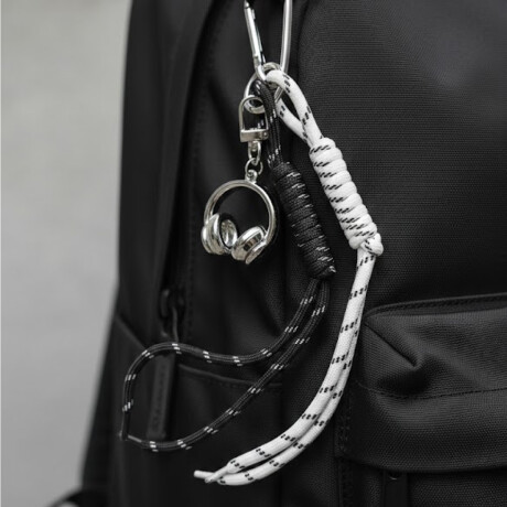 Llavero con accesorios Auriculares Plateado