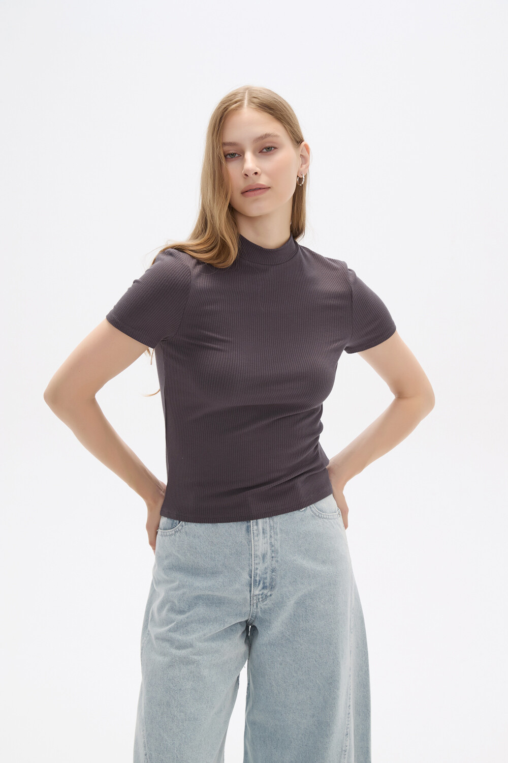 Remera Daly Gris Oscuro