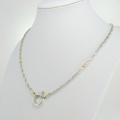Cadena de plata 925 con detalles de doublé en oro 18ktes, sistema marinero. 40cm. Cadena de plata 925 con detalles de doublé en oro 18ktes, sistema marinero. 40cm.