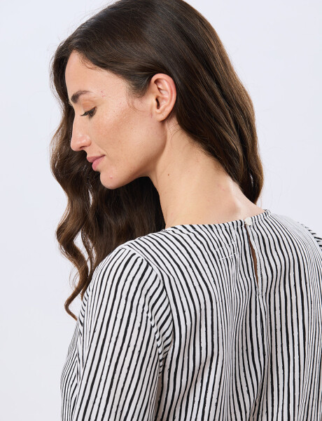 BLUSA CLÁSICA Raya Negra